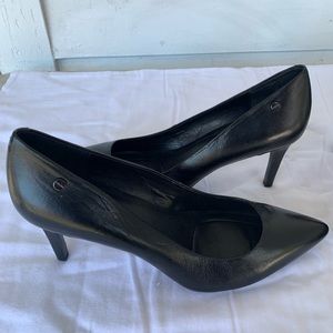 CALVIN KLEIN PUMPS